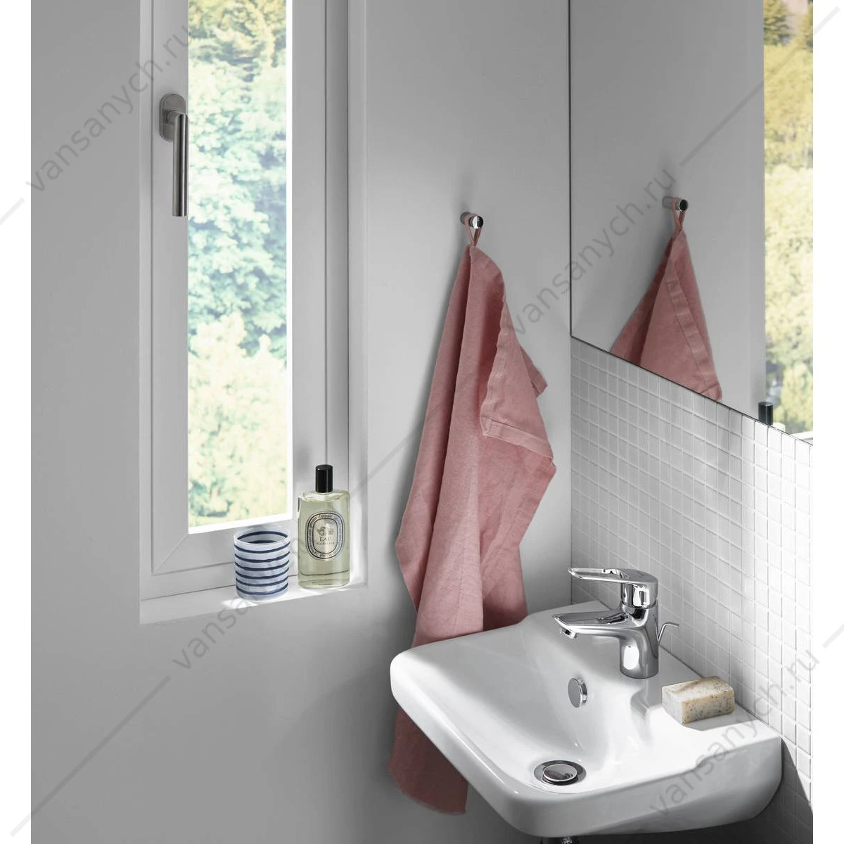Смеситель для раковины 70 мм HANSGROHE Novus Loop 71080000