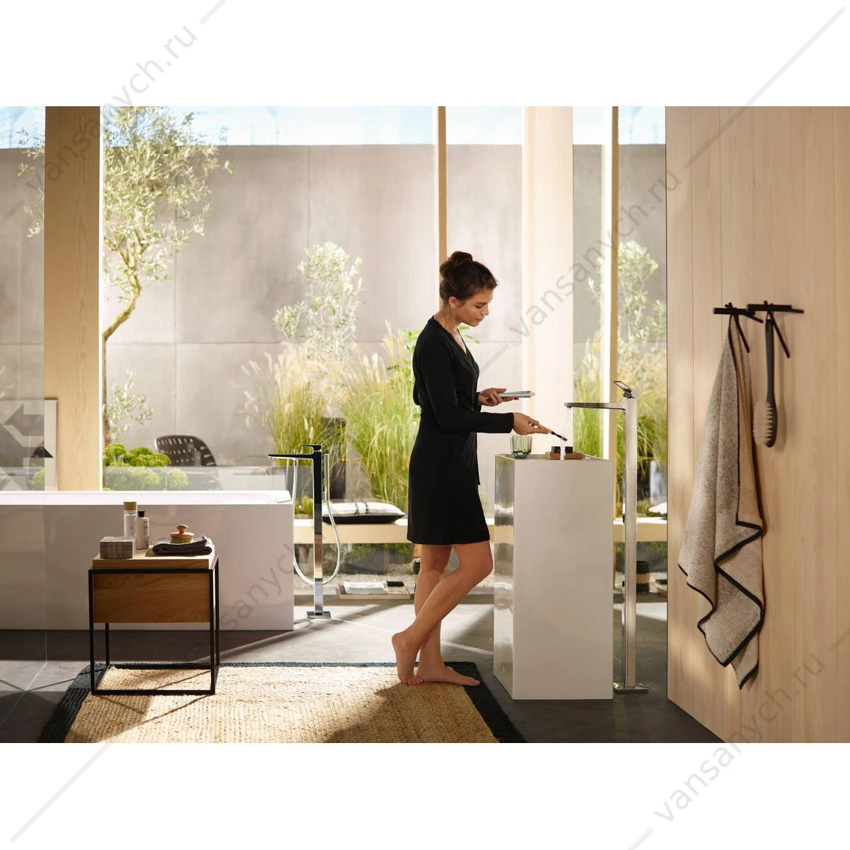 Смеситель для раковины напольный с рукояткой-петлей HANSGROHE Metropol 74530000
