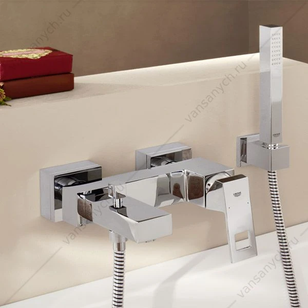 GROHE. Смеситель для ванны Eurocube, настенный монтаж, 23141000