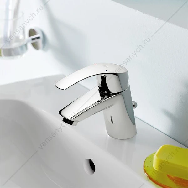 GROHE. Смеситель для раковины Eurosmart, с цепочкой, гиг. душем и настенным держателем, 23124002