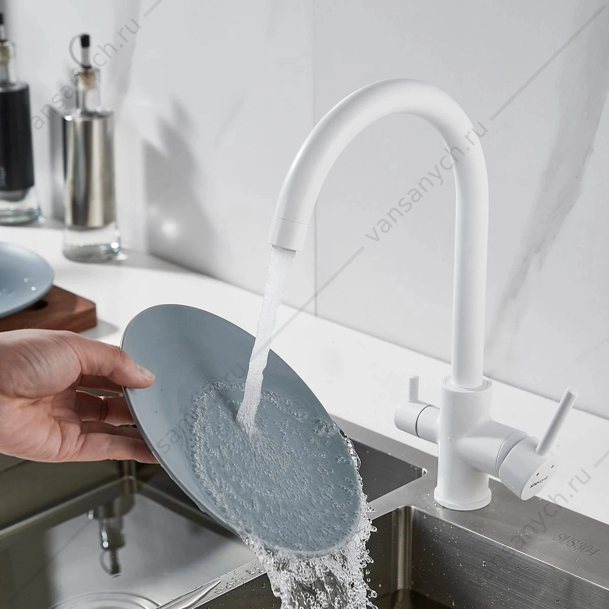 Смеситель с подключением к фильтру питьевой воды для кухни Shevanik S128C белый матовый