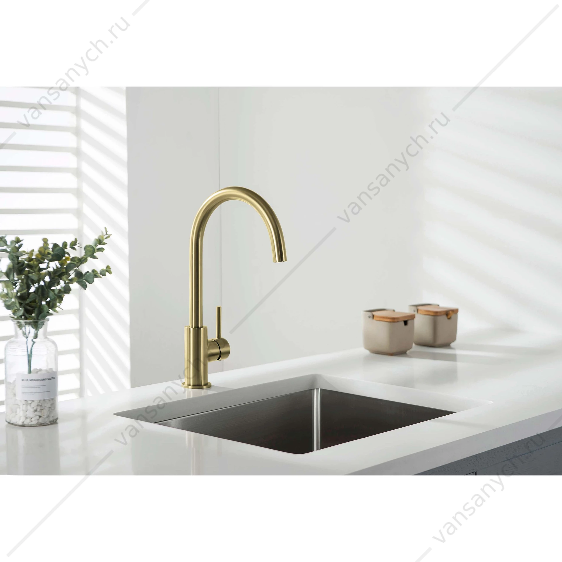 Смеситель для кухни AQUATEK Европа, шлиф.золото AQ1382BG
