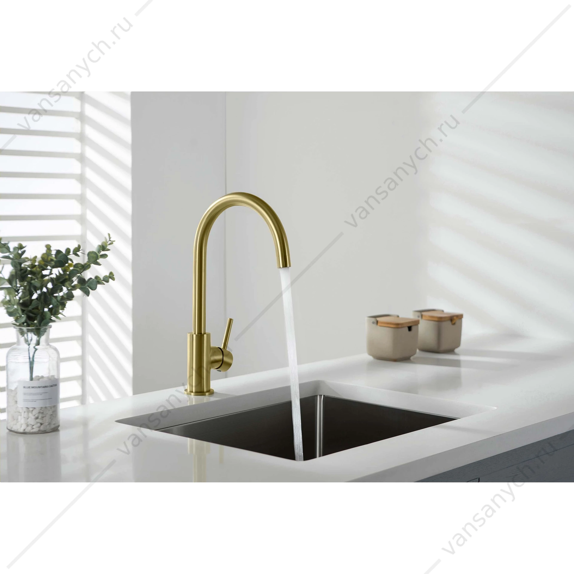 Смеситель для кухни AQUATEK Европа, шлиф.золото AQ1382BG